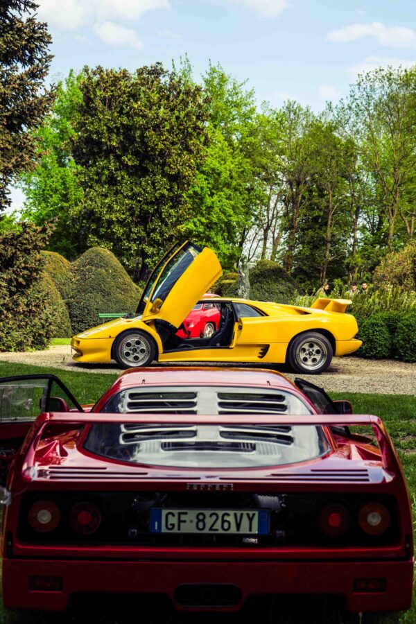 F40 or Diablo, that's the question